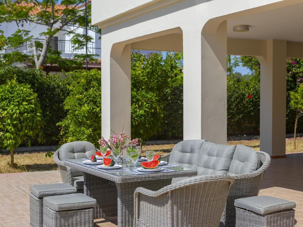 Meneou Seaside Mansion 7 Villa Larnaca Exterior photo